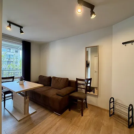 Bright 1br With Large Terrace In *
