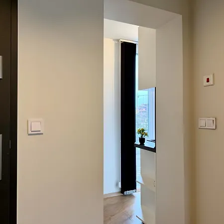 شقة Bright 1br With Large Terrace In