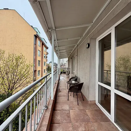 Bright 1br With Large Terrace In *