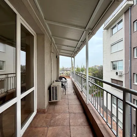 Bright 1br With Large Terrace In * صوفيا