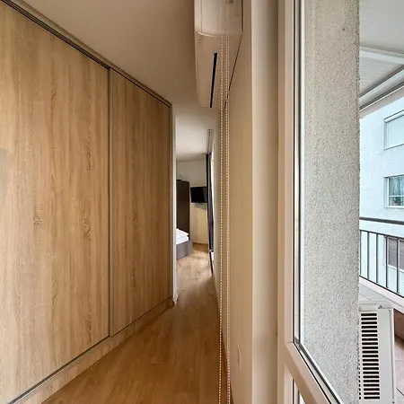 Bright 1br With Large Terrace In 公寓 *