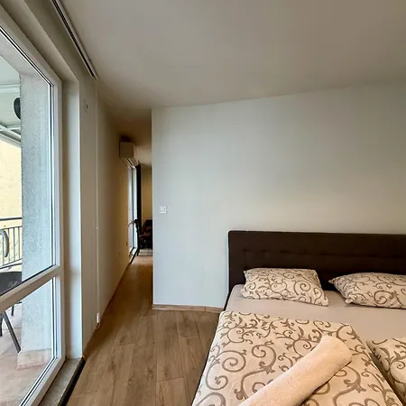 Bright 1br With Large Terrace In * صوفيا