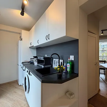 شقة Bright 1br With Large Terrace In
