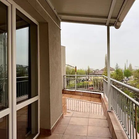 Bright 1br With Large Terrace In * 索菲亞