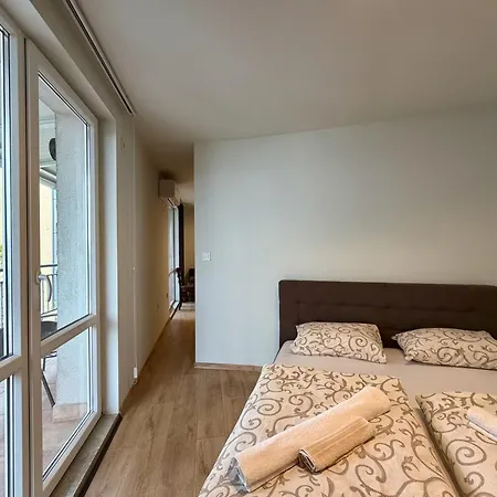 Bright 1br With Large Terrace In صوفيا