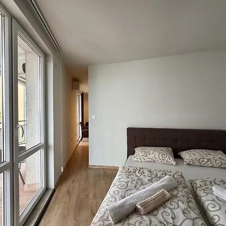 Bright 1br With Large Terrace In شقة صوفيا