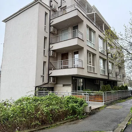 公寓 Bright 1br With Large Terrace In *